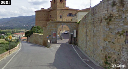 Lo stesso scorcio di Castiglion Fiorentino come appare al naturale (www.davinotti.com)