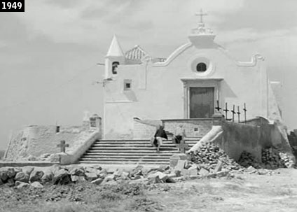 Forio, la chiesa del Soccorso come appare nel film Campane a martello (www.davinotti.com)