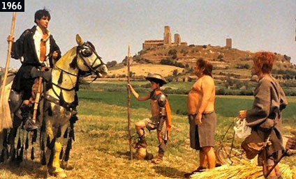 Scena de “L’armata Brancaleone” girata nelle campagne di Tuscania, con la chiesa di San Pietro sullo sfondo (www.davinotti.com)