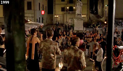 Piazza del Duomo a Pietrasanta nel film “Bagnomaria” (www.davinotti.com)