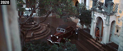 Scena de “Il cattivo poeta” girata nel cortile della Prioria, la residenza di D’Annunzio al Vittoriale degli Italiani (www.davinotti.com)