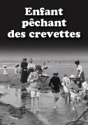 Enfant pêchant des crevettes